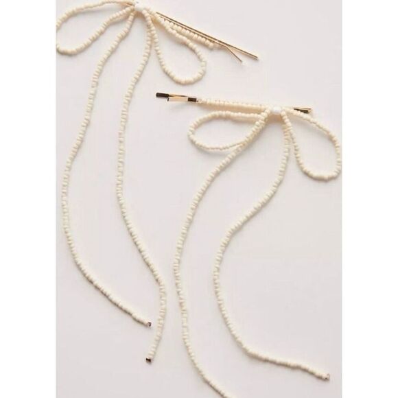 Free People Cream Dainty Beaded Bow Hair Clips NWT - Picture 1 of 4